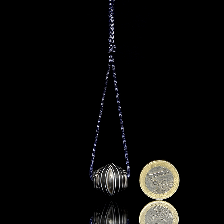 Ancient carved black agate bead - 5