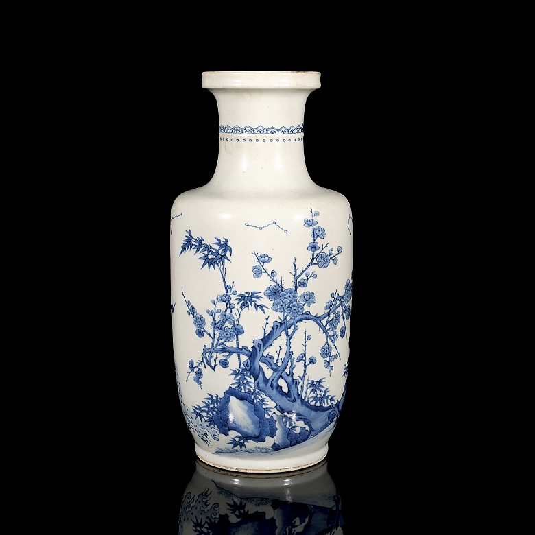 Jarrón de porcelana en azul y blanco 