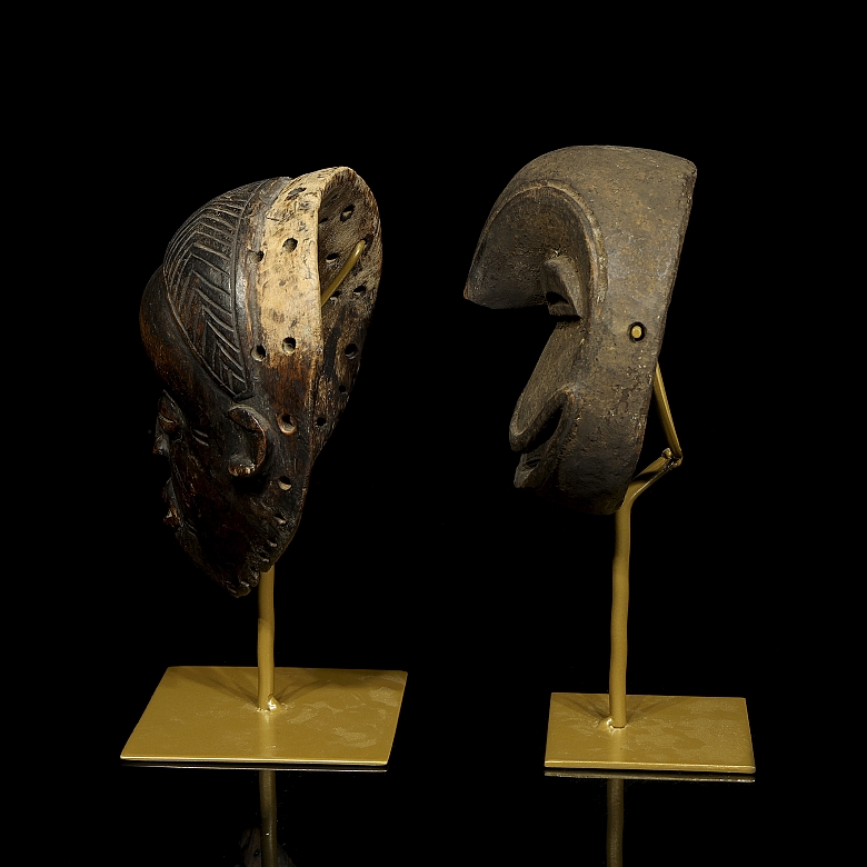 Dos máscaras estilos Bété y Teke, África, s.XX