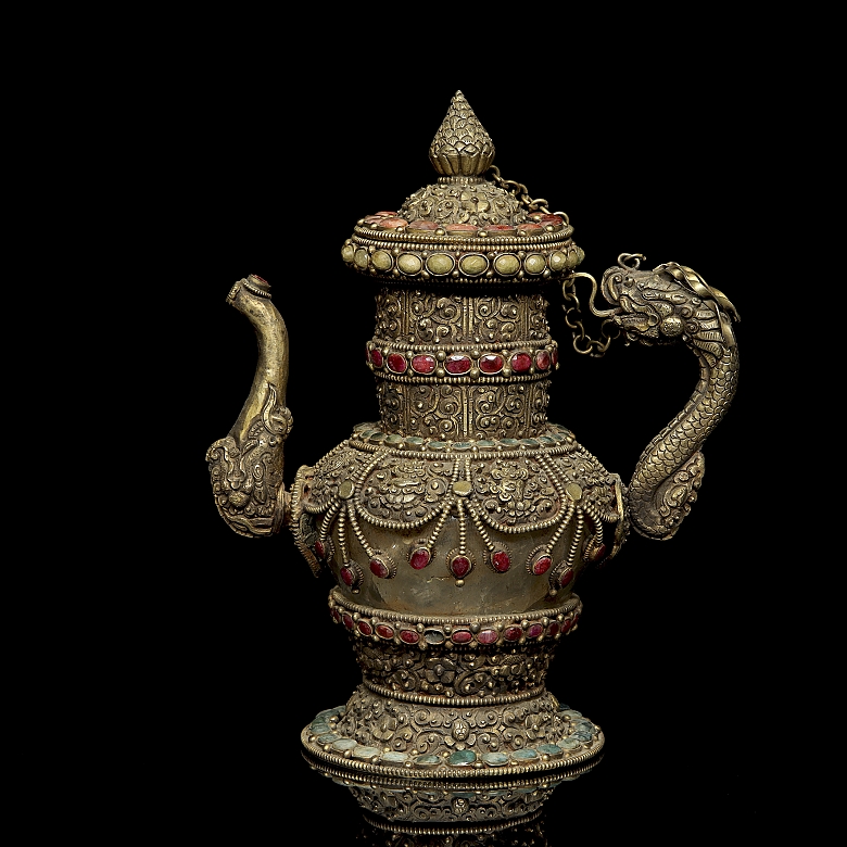 Tetera de bronce dorado y piedras