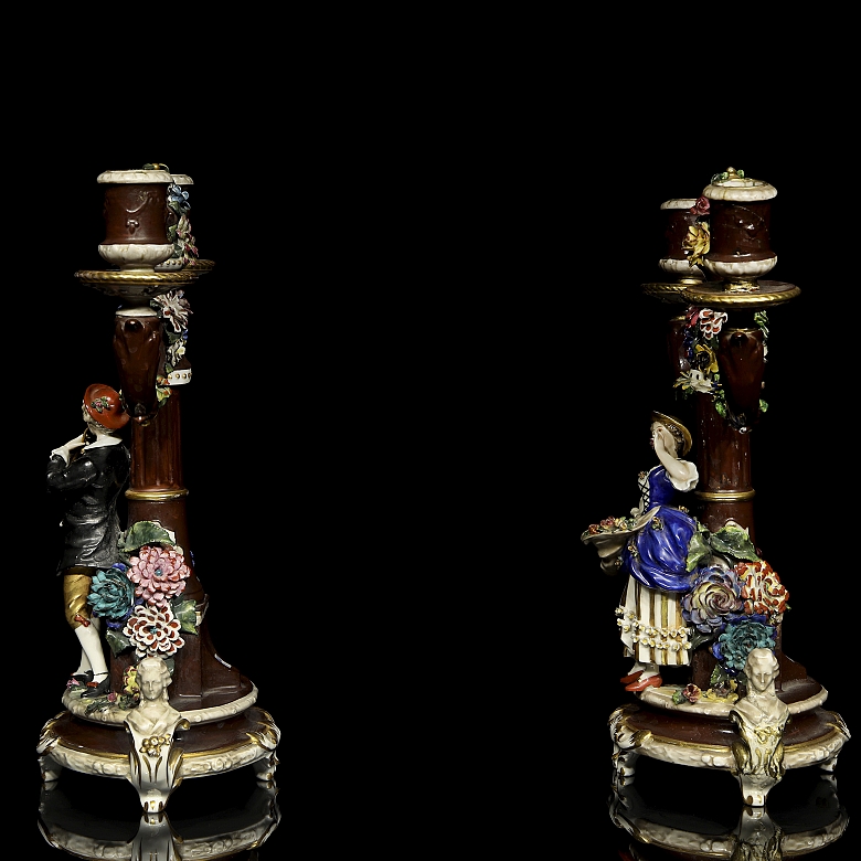 Capodimonte “Pair of porcelain candlesticks,” 20th century - 3