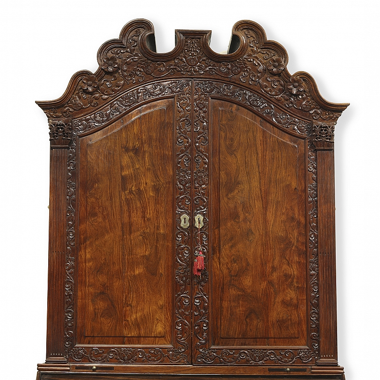 Wooden secretary desk, Chippendale style, 20th century