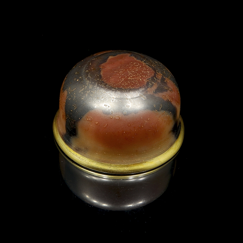 Pequeña taza de ágata y borde dorado, dinastía Liao