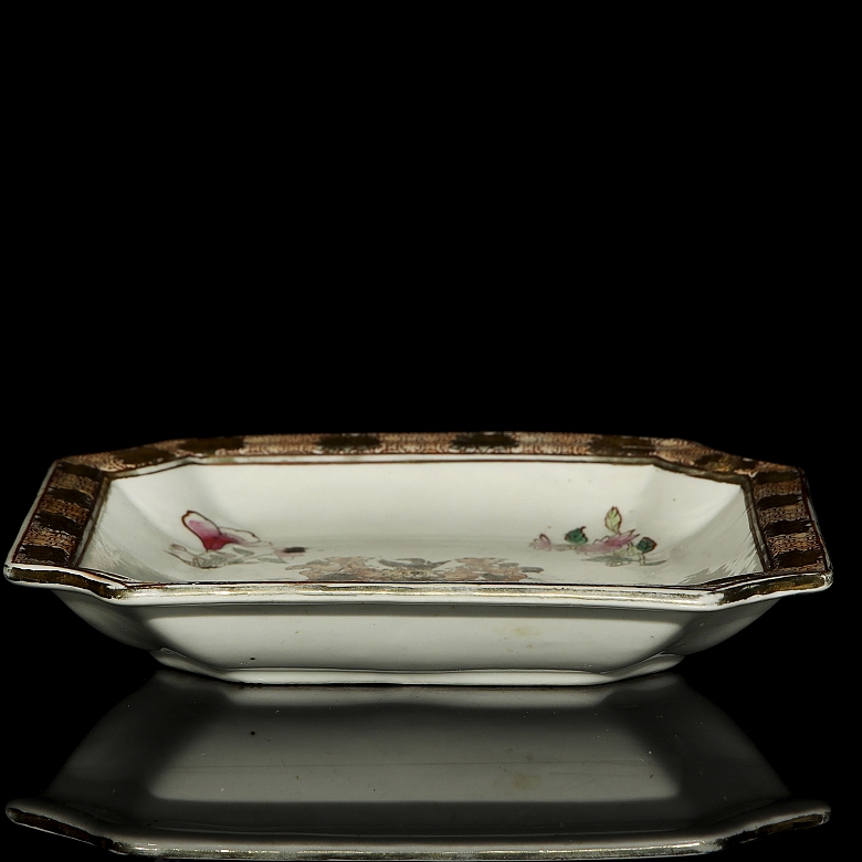 Plato cuadrado de porcelana