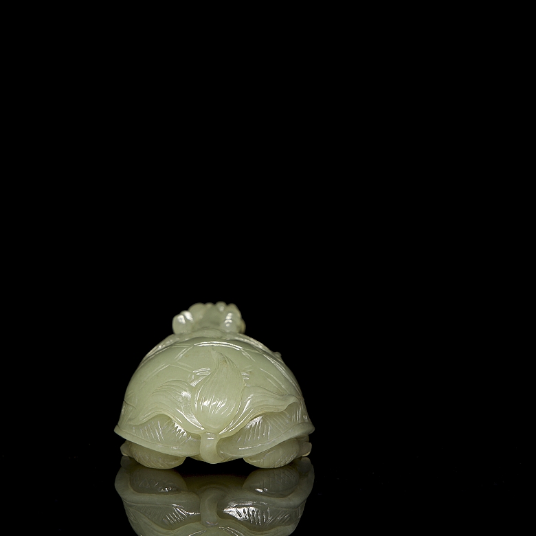 Jade figurine ‘Dragon Turtle (Bixi)’, 20th century