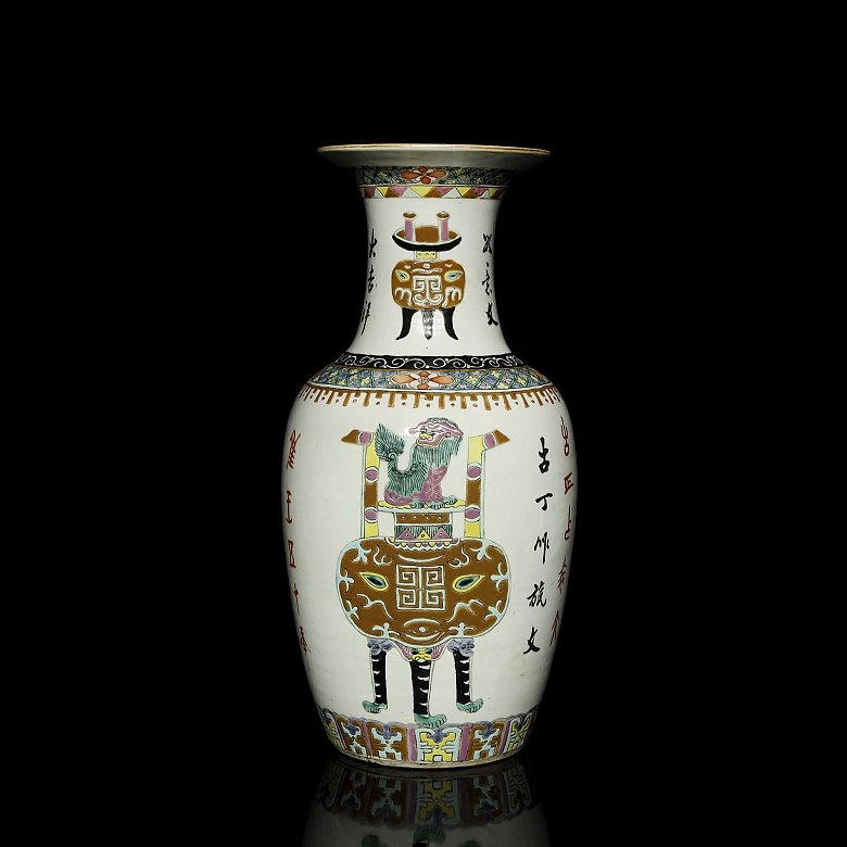 Enameled porcelain vase 