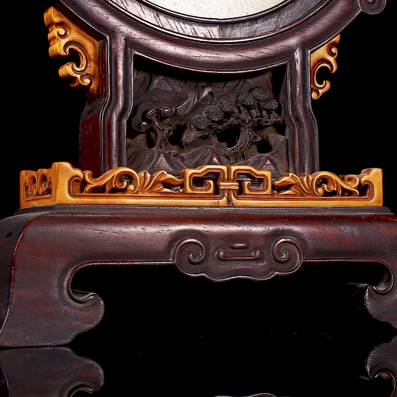 Panel con placa de jade tallado