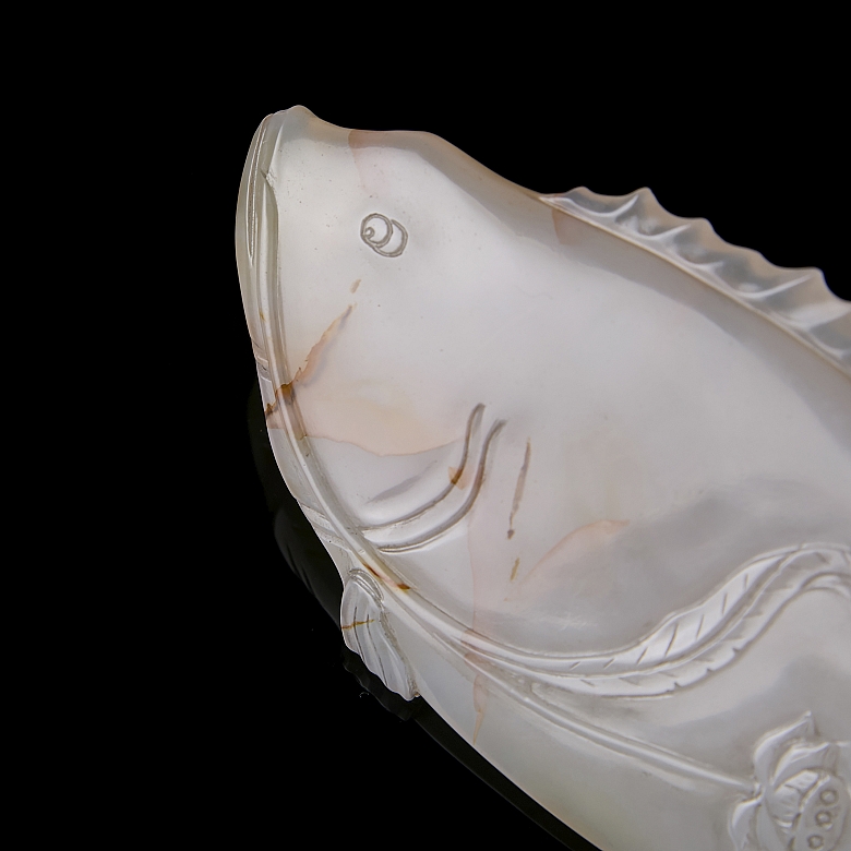 Agate figure ‘Fish of abundance’, Qing dynasty