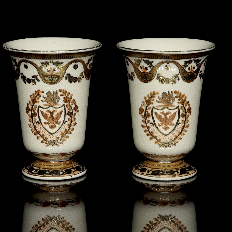 Pareja de jarrones de porcelana 