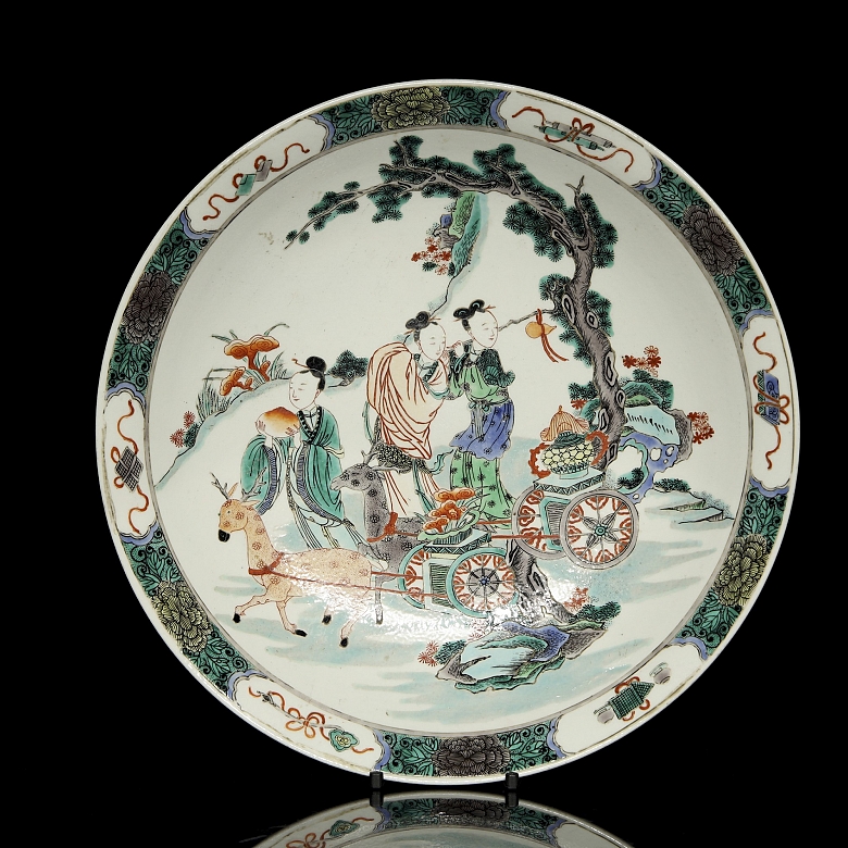 Famille verte porcelain plate, ‘Court scene’, with Kangxi mark