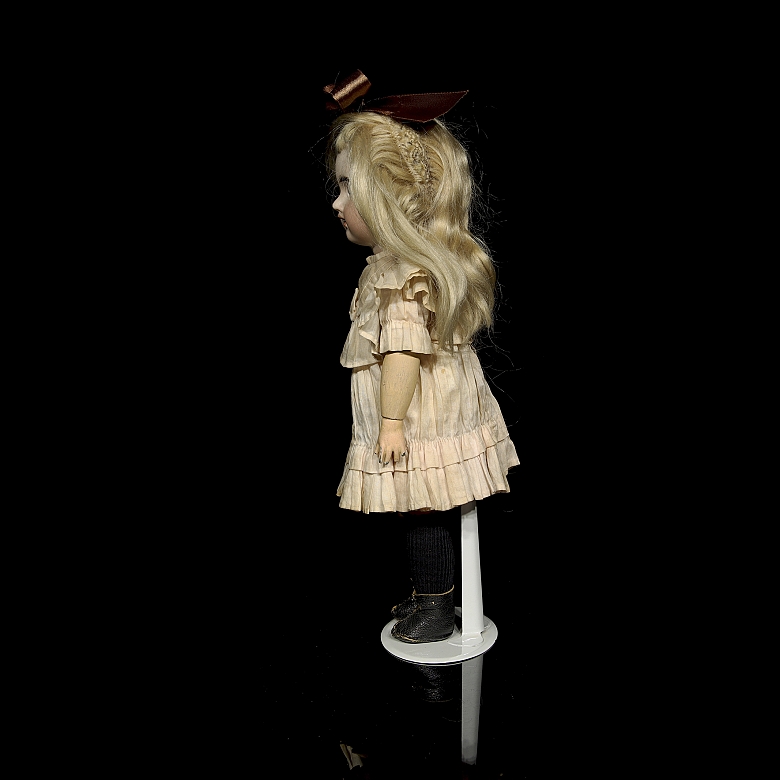 Muñeca de porcelana Etienne Denamur (Bébé E. D.), París, Francia, c. 1900