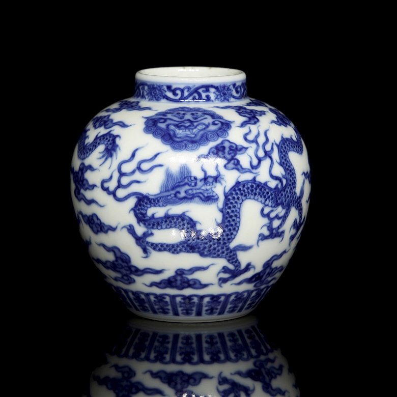 Blue and white enamel porcelain vase “Dragon”, with Guangxu seal