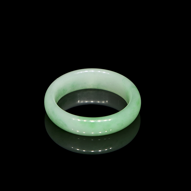 Jadeite ring, 20th century