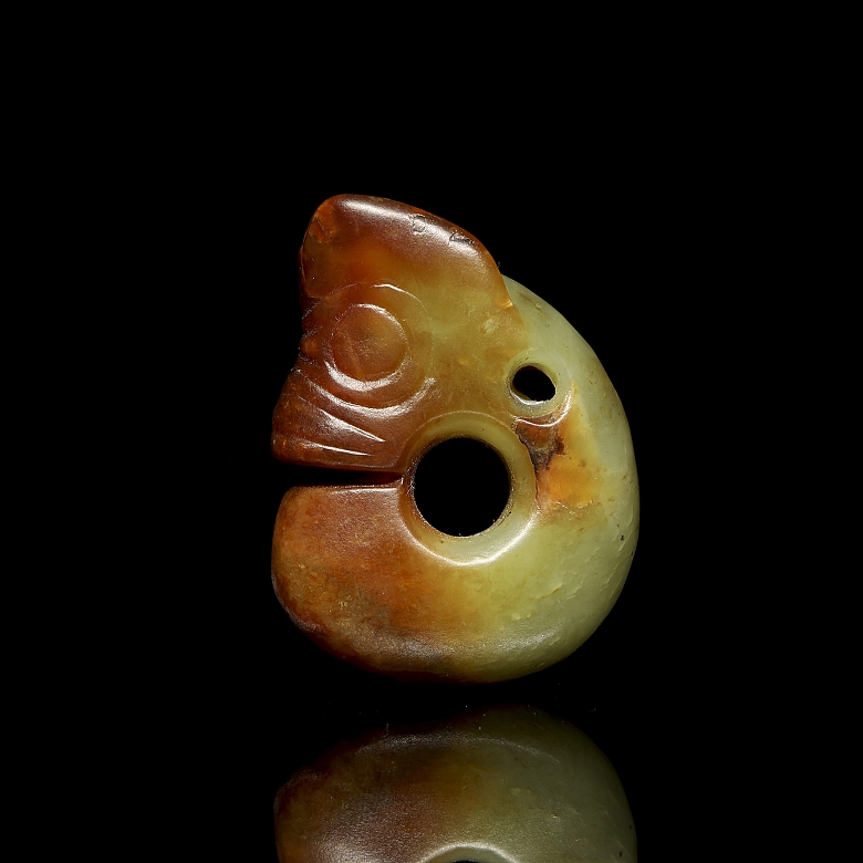 Colgante de jade tallado 