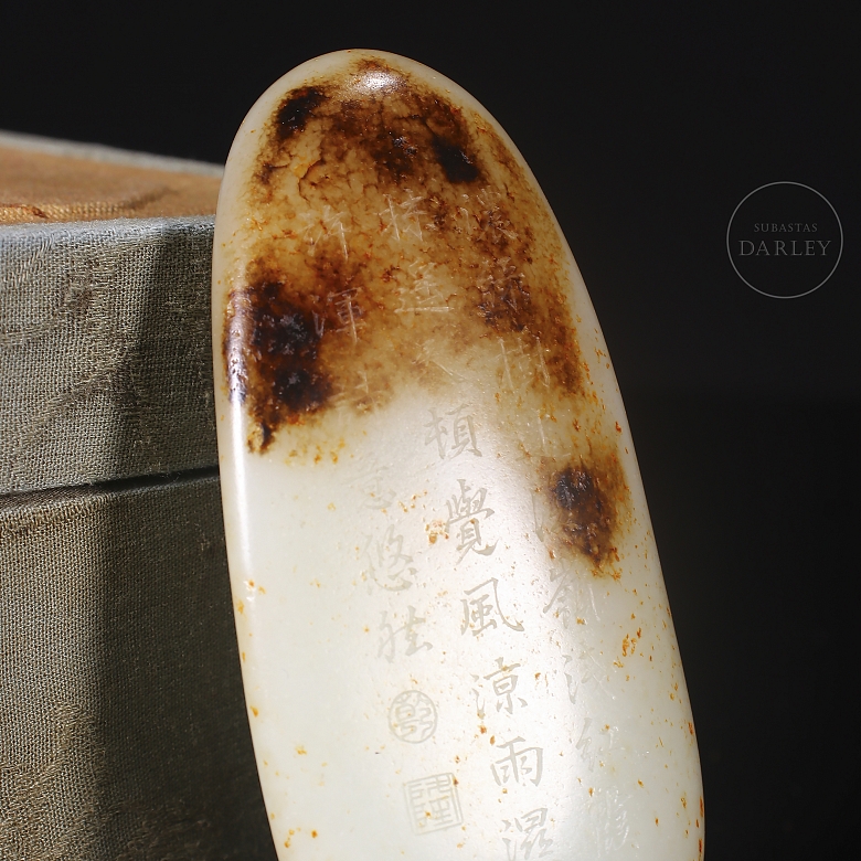 Figura de jade blanco