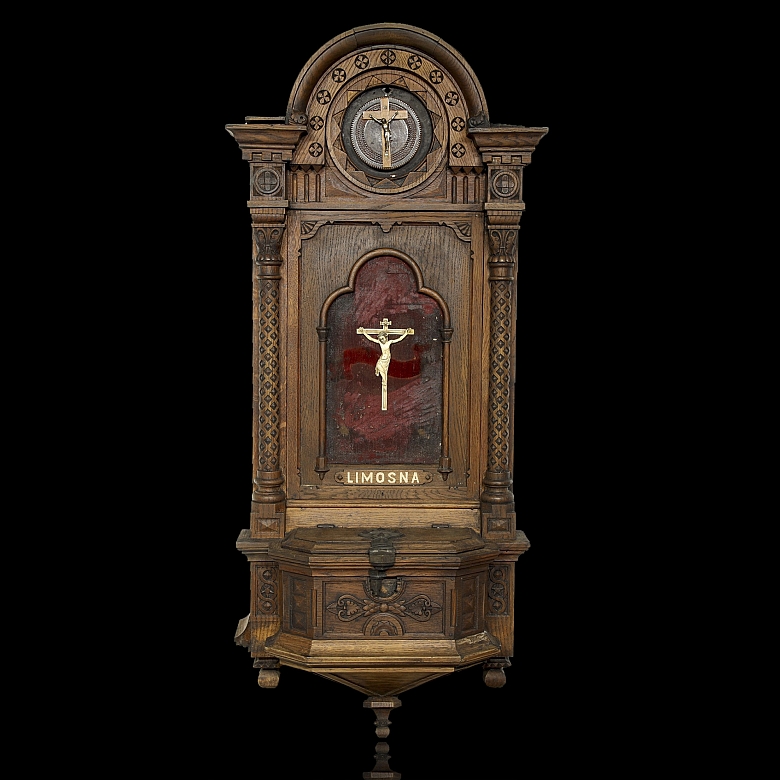 Antiguo limosnero con Cristo de hueso, fnn.s.XIX