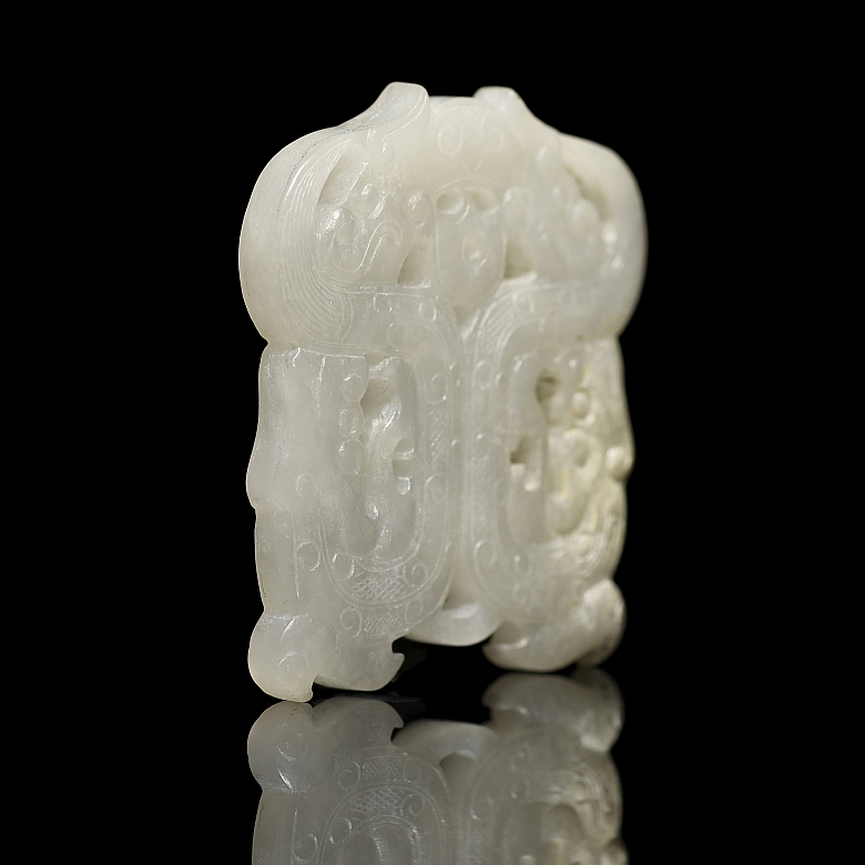 Jade 'dragon' plaque, Eastern Han dynasty - 1