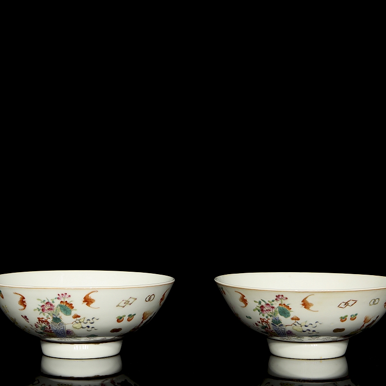 Pareja de cuencos de porcelana 