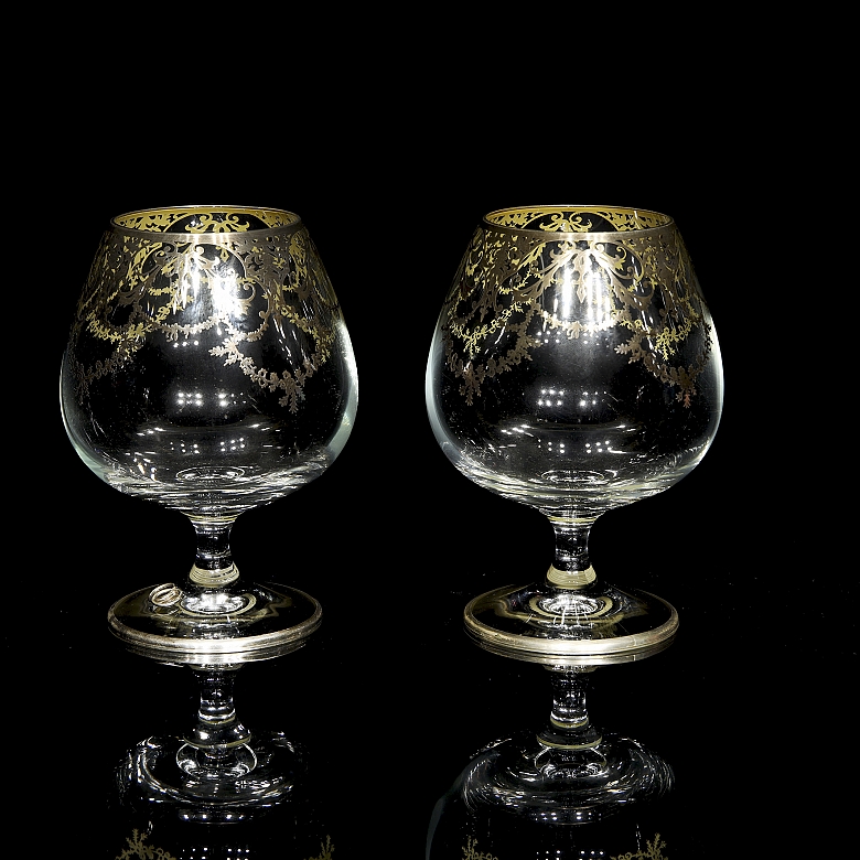 Two cognac glasses with gold filigree, 20th century - 1