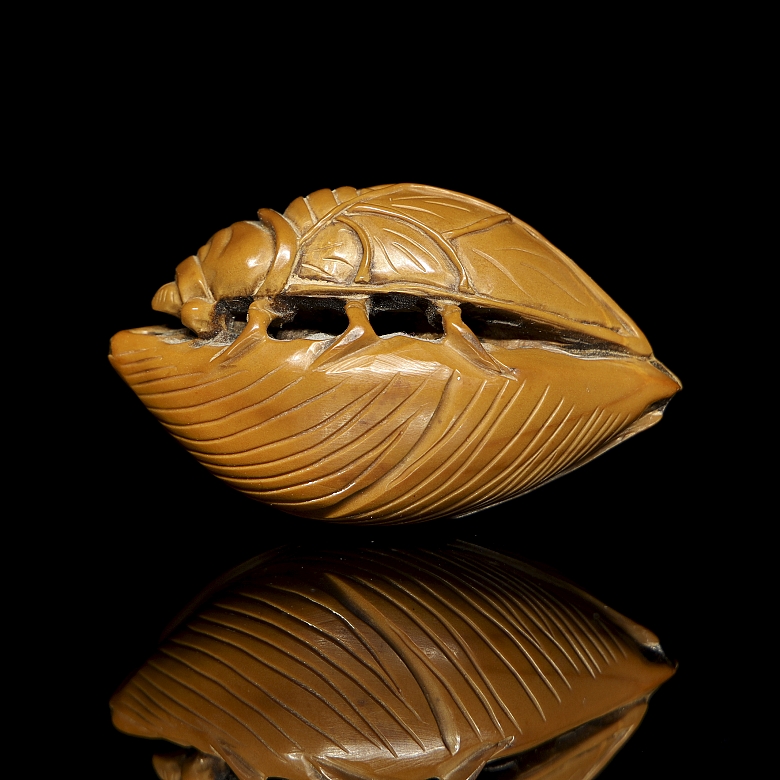 Wood carving ‘Cicada on a leaf’, 20th century - 2