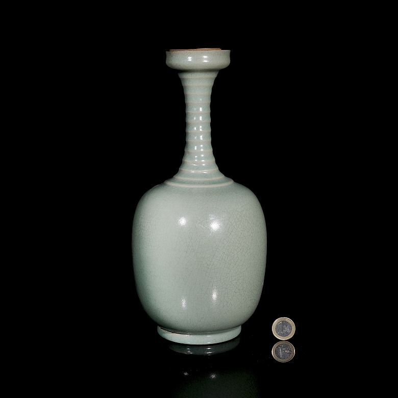 Jarrón de porcelana con esmalte 