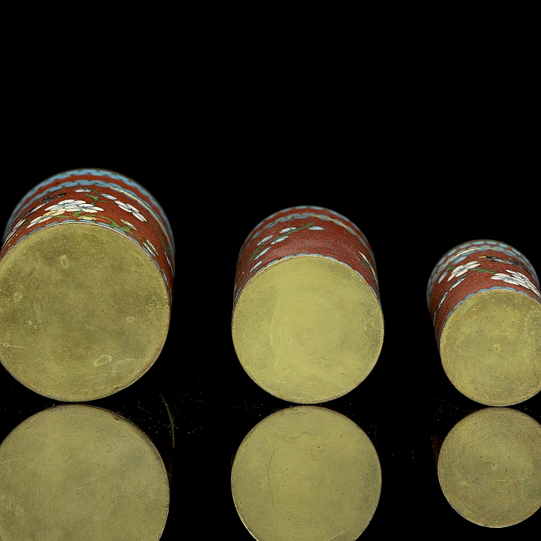 Tres recipientes de cloisonné, s.XX - 3