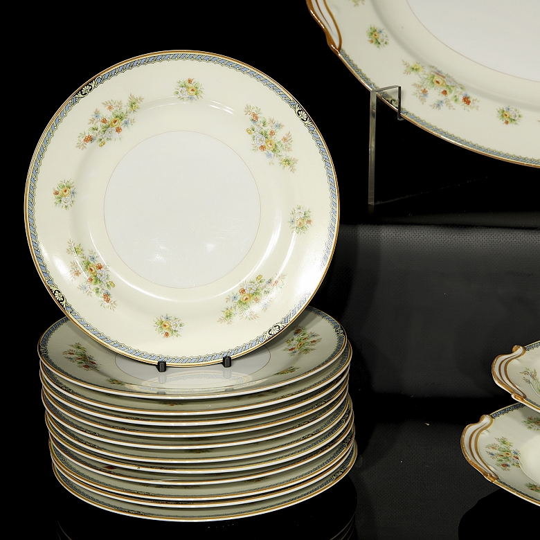 ‘玫瑰瓷’瓷器餐具，日本，20世纪 - 2