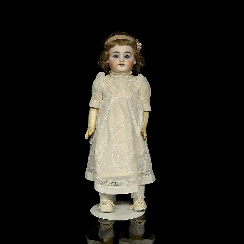 Muñeca de porcelana francesa