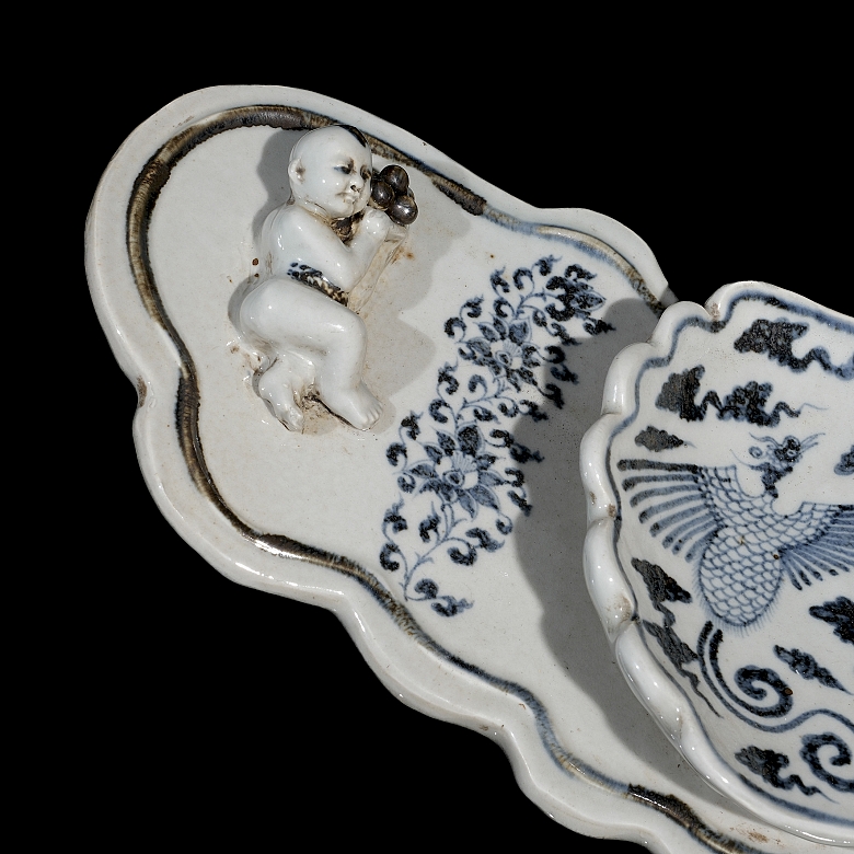 Blue and white porcelain cushion ‘Phoenix and children’, Yuan style