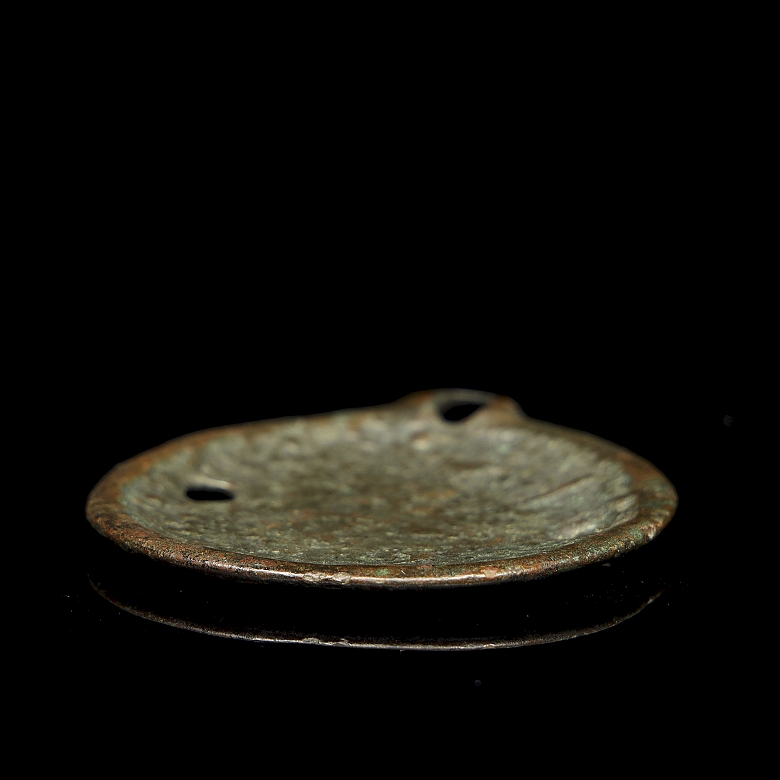 Antiguo amuleto colgante de bronce, Tíbet