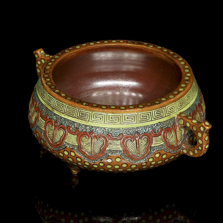 Polychrome ceramic incense burner, ‘Leaves,’ with Qianlong seal - 4
