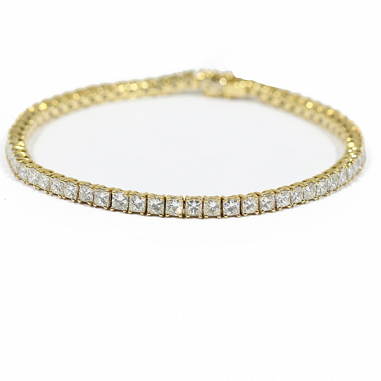 Pulsera riviére en oro amarillo de 18k y diamantes.
