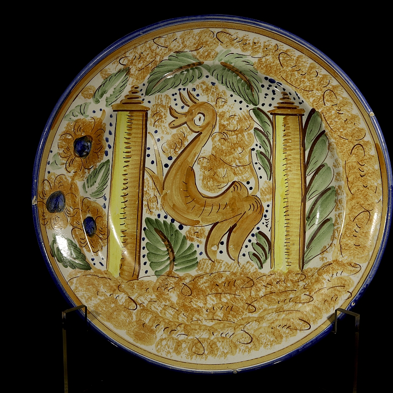Pair of Manises ceramic dishes, 20th century - 2
