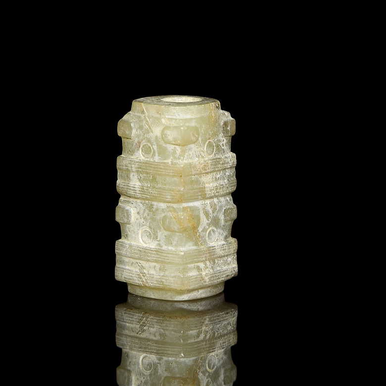 Carved jade pendant ‘Cong’, Hongshan style
