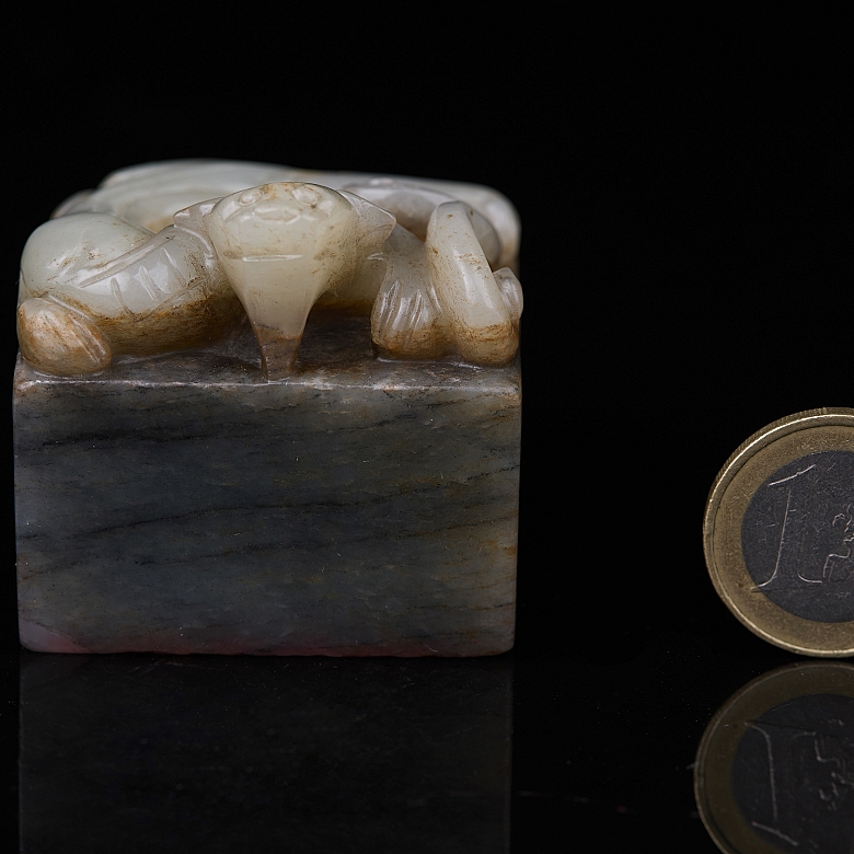 Sello de jade gris y blanco