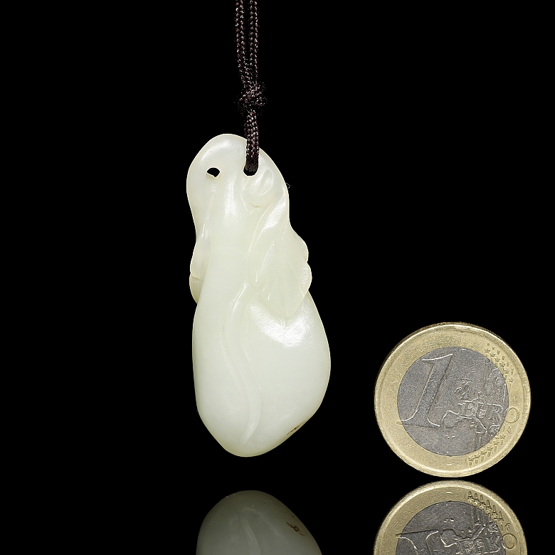 Colgante de jade blanco “Berenjena”, s.XX