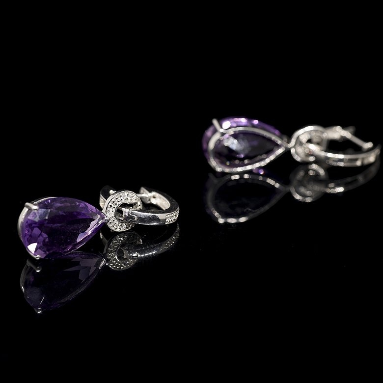 Pendientes en oro blanco de 18k con amatistas y diamantes