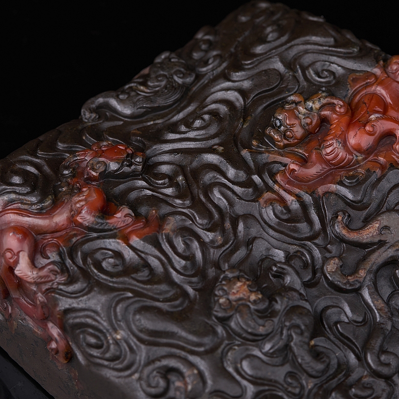 Nanhong agate seal ‘Clouds and Dragons’, Qing dynasty