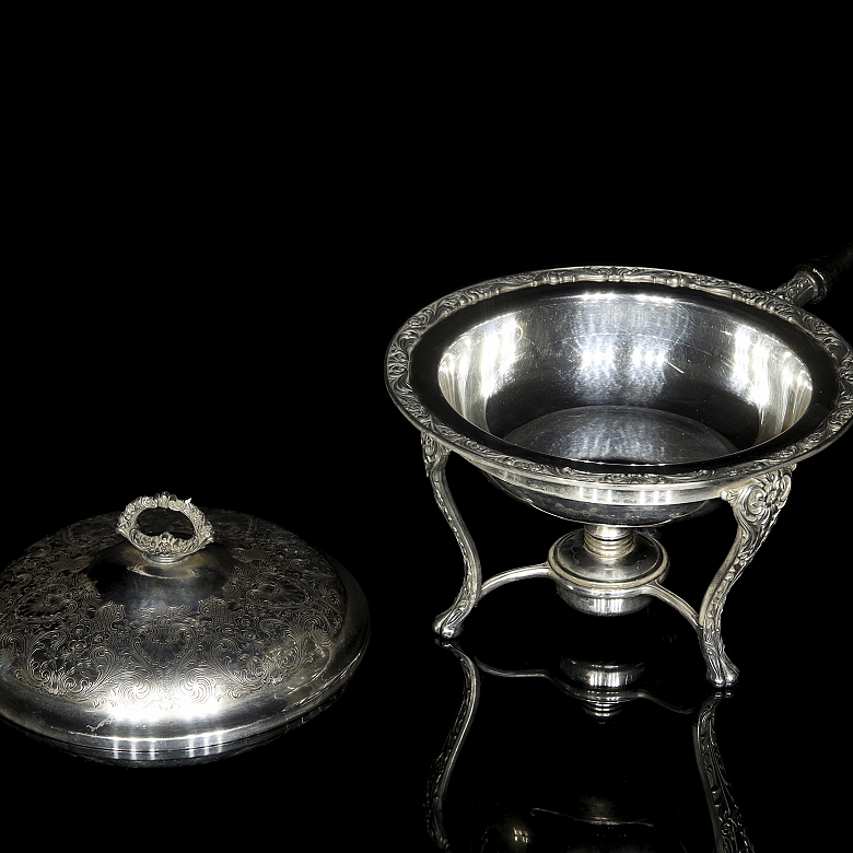 Calentador de metal plateado, s.XX