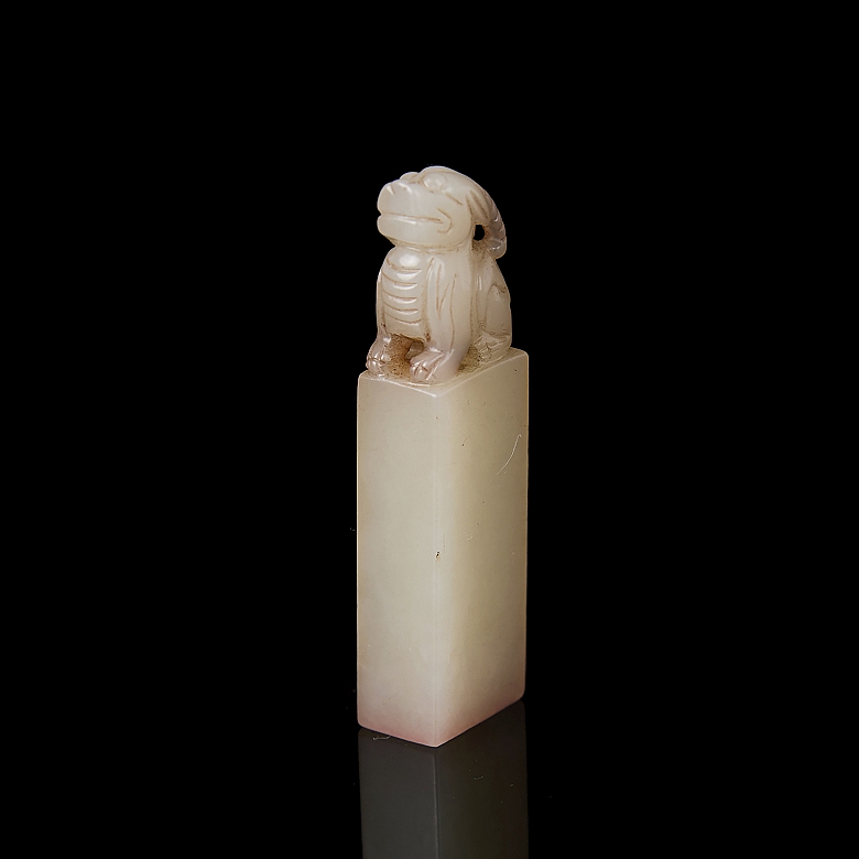 Hetian jade seal ‘Beast with horns’, Qing dynasty