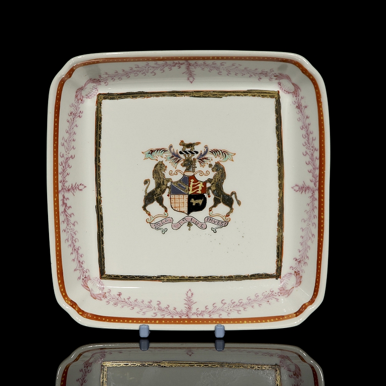 Plato cuadrado de porcelana