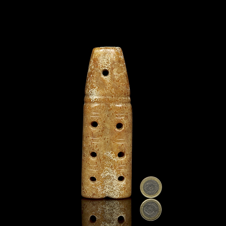 Pequeña flauta de jade tallado, cultura Hongshan