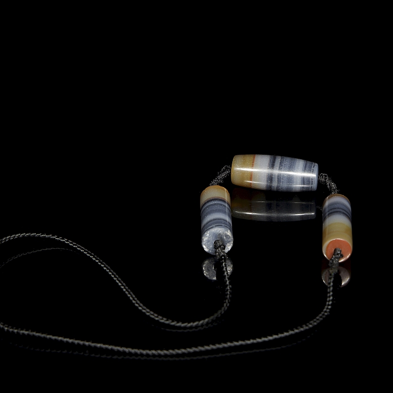 Colgante de tres cuentas 