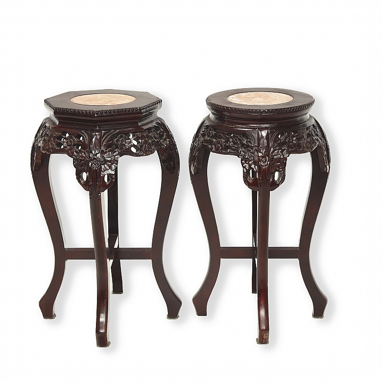 Pareja de taburetes asiáticos de madera, s.XX - 2