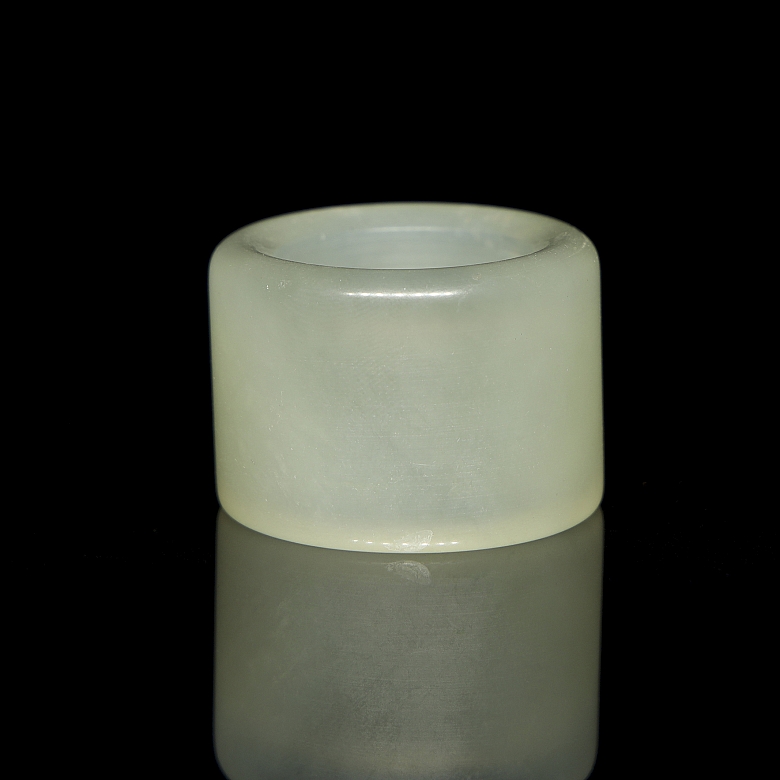 Carved jade archer's ring, 20th century - 2