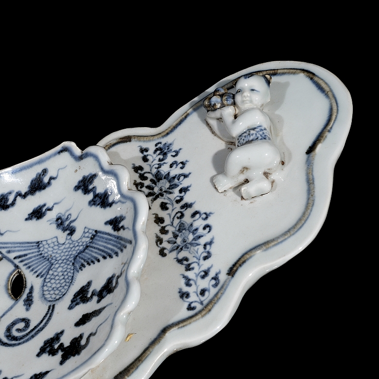 Blue and white porcelain cushion ‘Phoenix and children’, Yuan style