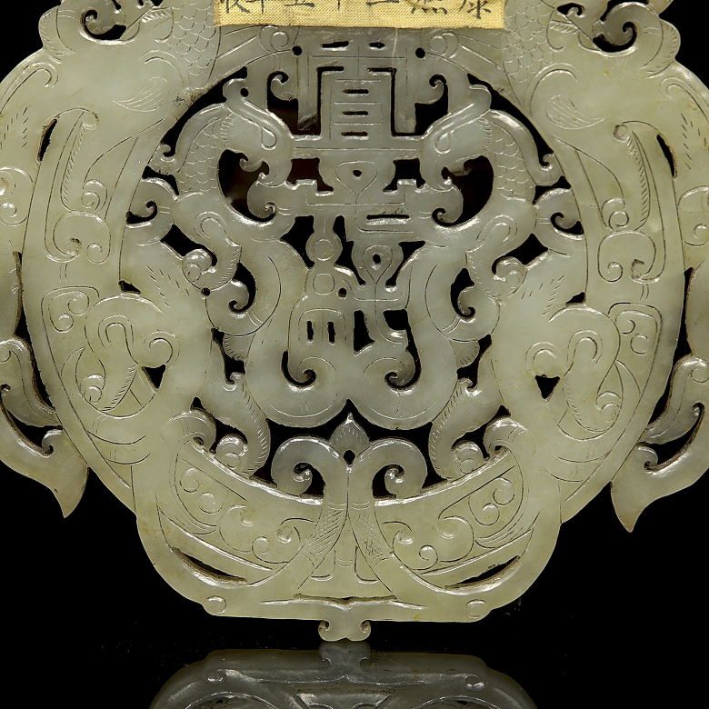 Placa de jade calado