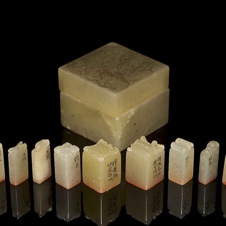 Set of nine seals with jade box, Qing dynasty