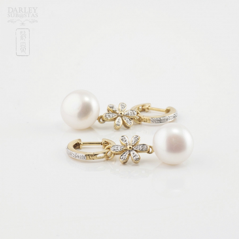 Precious pearl and diamond earrings - 1