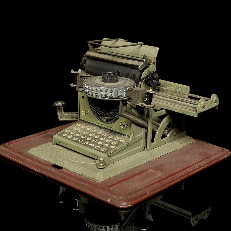 Typewriter ‘Junior GSN’, circa 1920 - 9